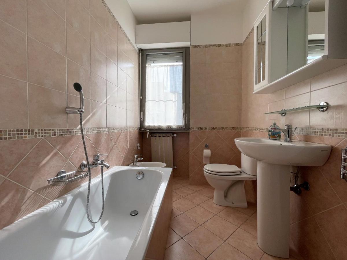 Stefano'S Guests House: 2 Bedrooms & Parking In 维亚雷焦 外观 照片
