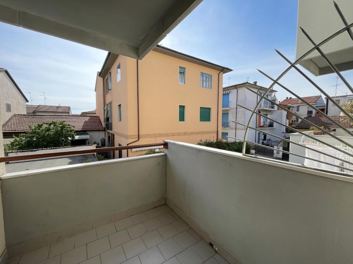 Stefano'S Guests House: 2 Bedrooms & Parking In 维亚雷焦 外观 照片