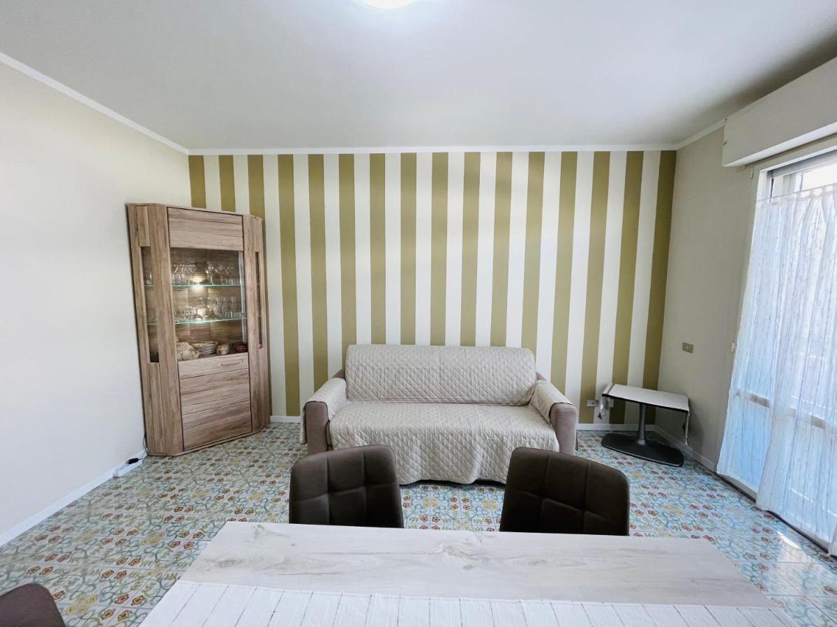 Stefano'S Guests House: 2 Bedrooms & Parking In 维亚雷焦 外观 照片