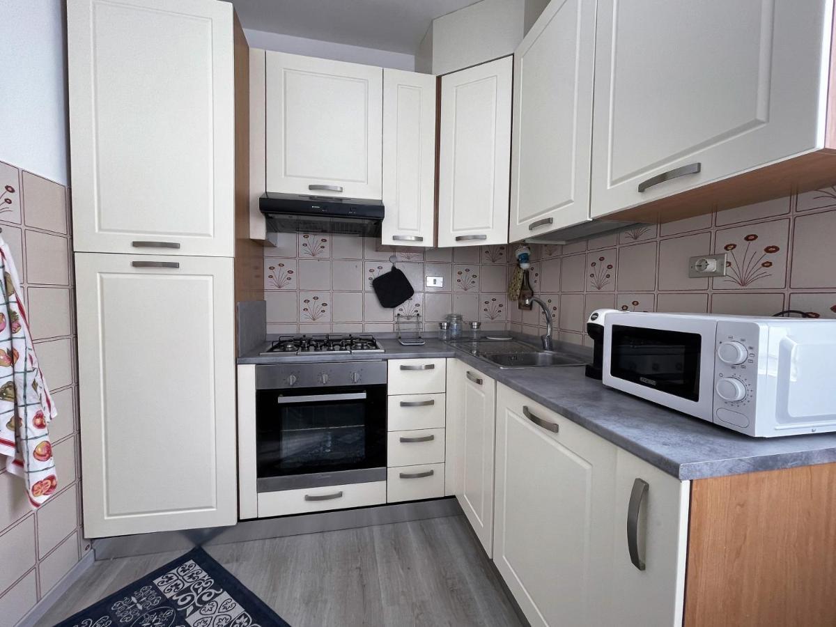 Stefano'S Guests House: 2 Bedrooms & Parking In 维亚雷焦 外观 照片